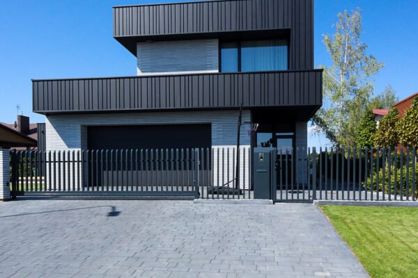 Tvora - šukos 60 x 40 Tyrulių g. Kaunas - Metallum Novum Tvora - šukos 60 x 40 tyruliu g. Kaunas - Metallum Novum