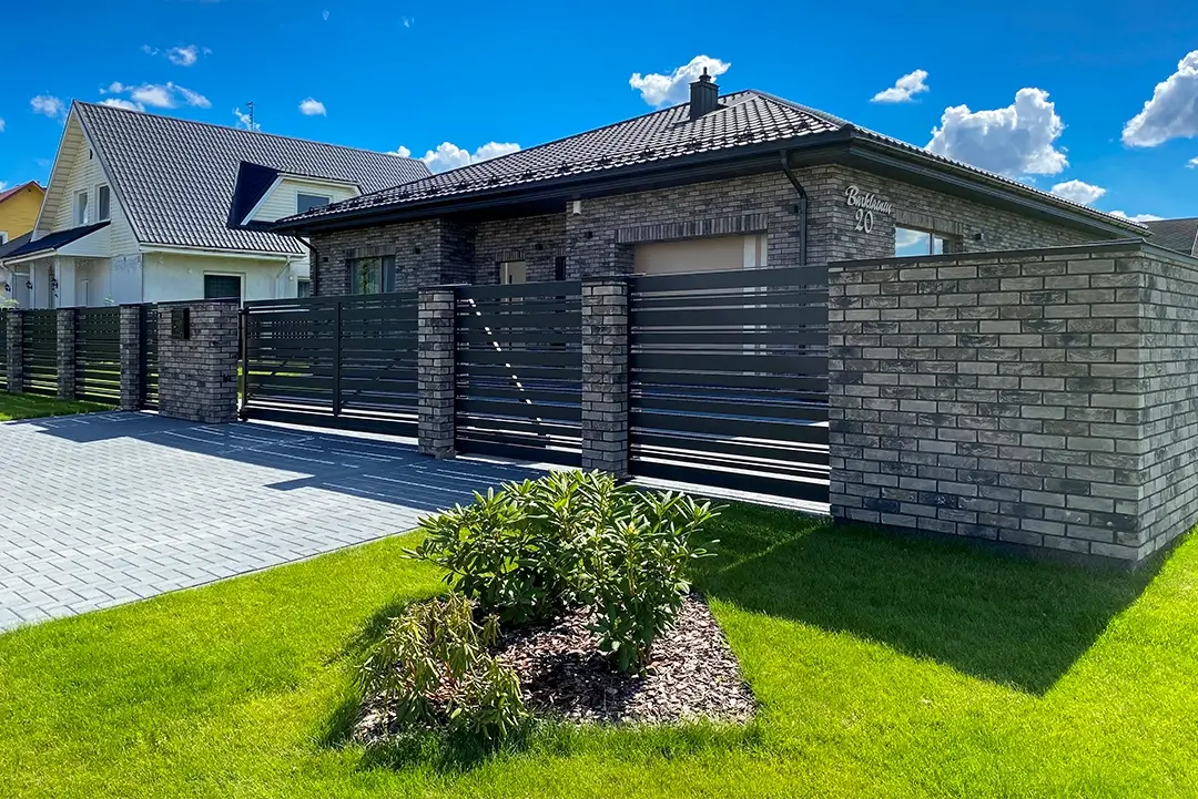 Asimetric-polisadine-metaline-tvora-Metallum-Novum-03 - Metallum Novum