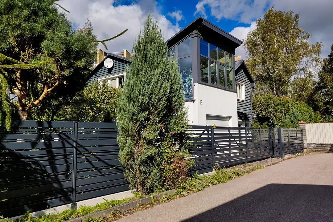 Asimetric-polisadine-metaline-tvora-Metallum-Novum-04 - Metallum Novum