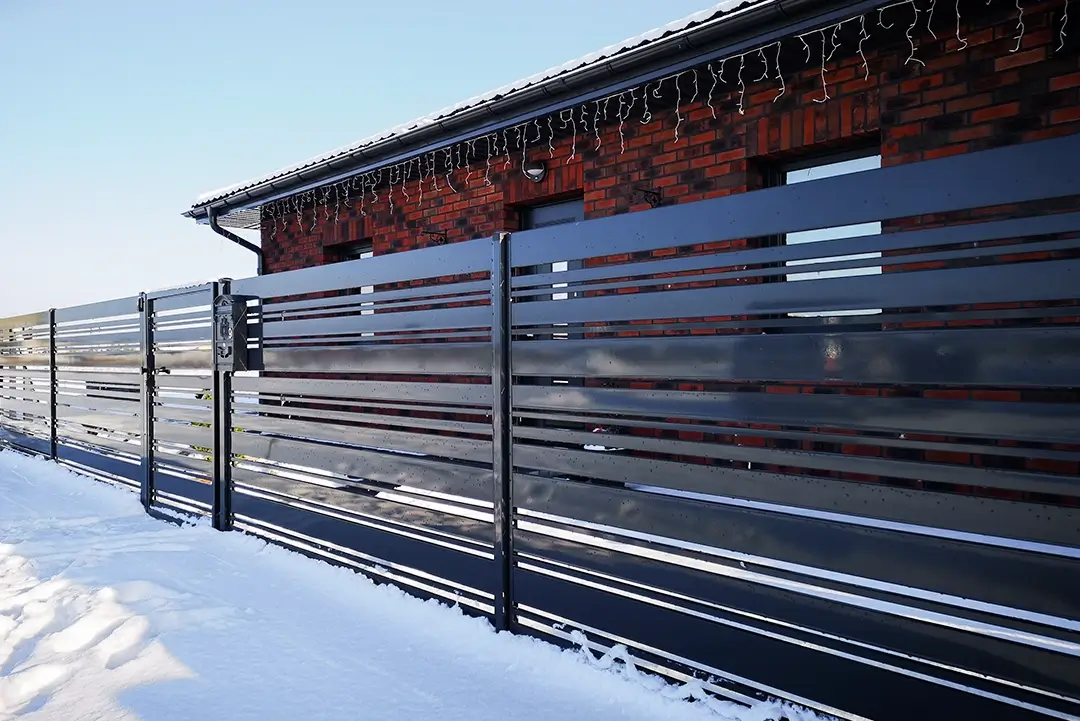 Asimetric-polisadine-metaline-tvora-Metallum-Novum-12 - Metallum Novum