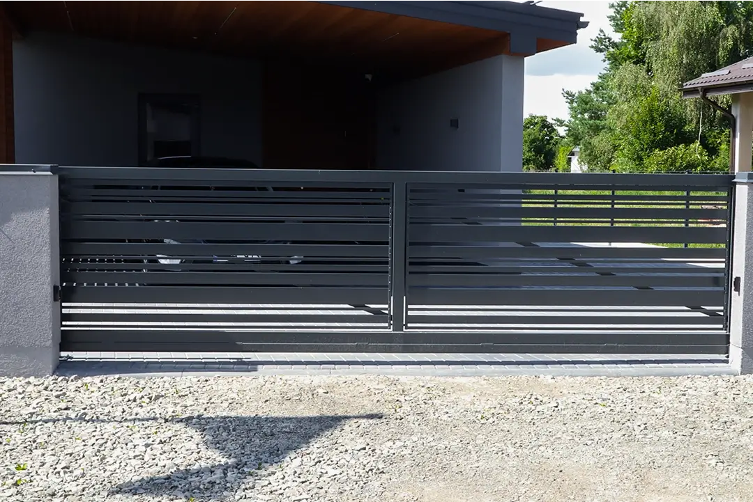 Asimetric-polisadine-metaline-tvora-Metallum-Novum-13 - Metallum Novum