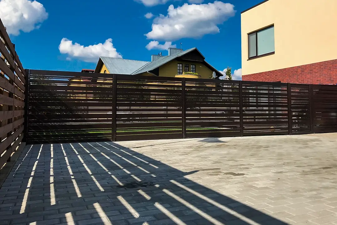 Asimetric-polisadine-metaline-tvora-Metallum-Novum-15 - Metallum Novum