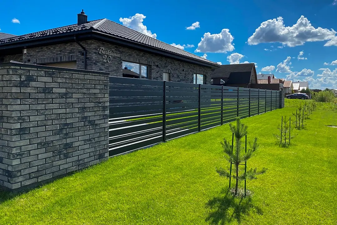 Asimetric-polisadine-metaline-tvora-Metallum-Novum-16 - Metallum Novum