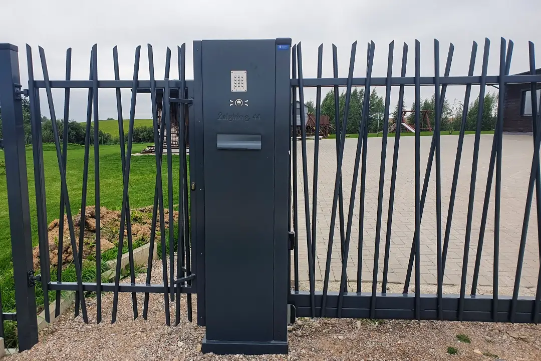 Boston-moderni-metaline-tvora-Metallum-Novum-06 - Metallum Novum