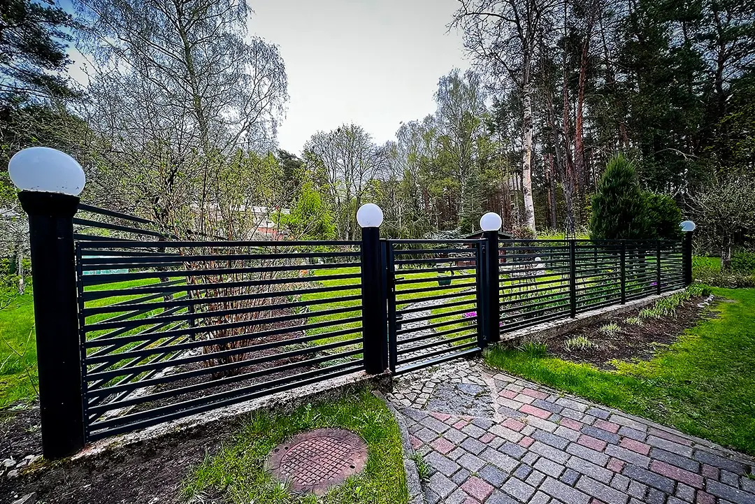 Elegance-polisadine-metaline-tvora-Metallum-Novum-01 - Metallum Novum