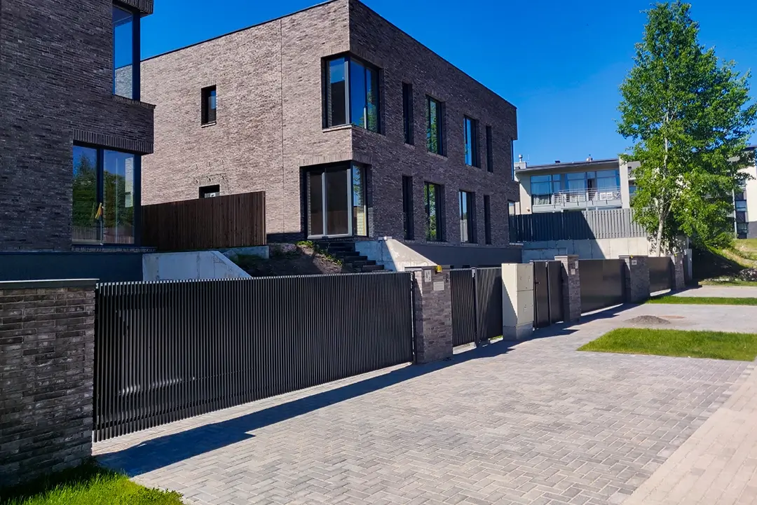 Elis-20x20-moderni-metaline-tvora-Metallum-Novum-01 - Metallum Novum