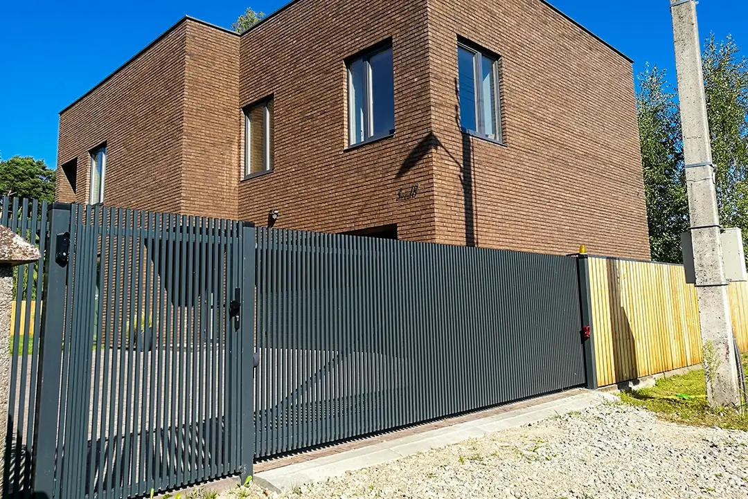 Elis-20x20-moderni-metaline-tvora-Metallum-Novum-11 - Metallum Novum