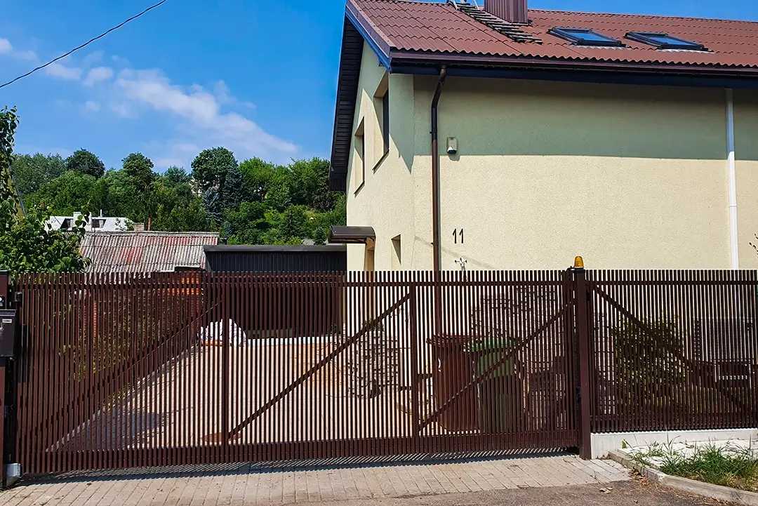 Elis-20x20-moderni-metaline-tvora-Metallum-Novum-12 - Metallum Novum