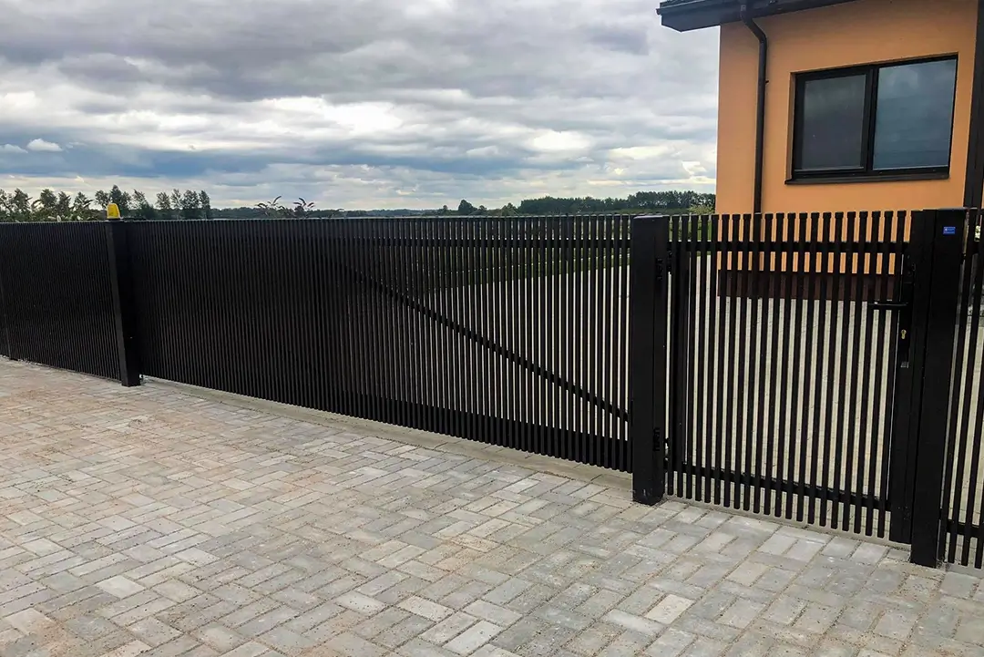 Elis-20x20-moderni-metaline-tvora-Metallum-Novum-13 - Metallum Novum