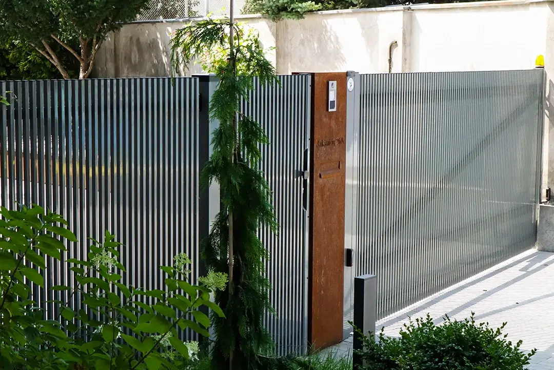 Elis-20x20-moderni-metaline-tvora-Metallum-Novum-15 - Metallum Novum