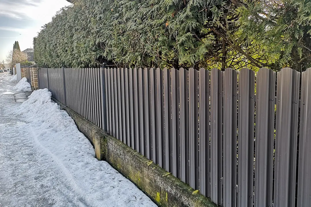 Horizontaliu-tvoralenciu-stakietu-skardine-tvora-Metallum-Novum-06 - Metallum Novum