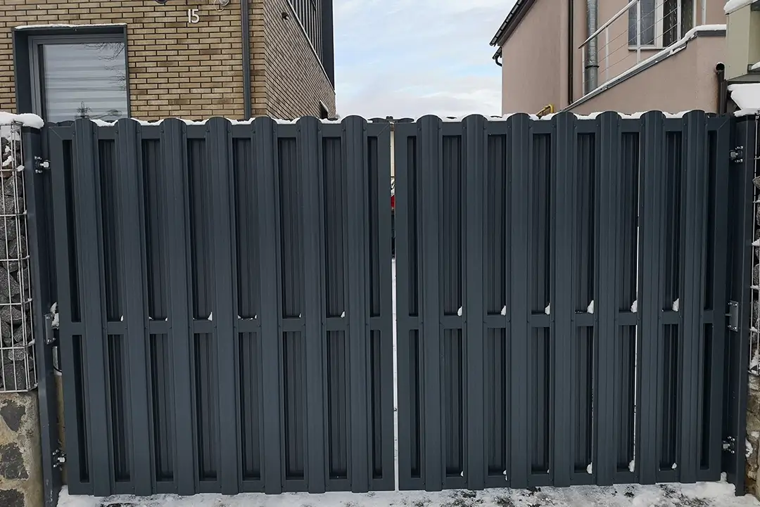 Horizontaliu-tvoralenciu-stakietu-skardine-tvora-Metallum-Novum-09 - Metallum Novum