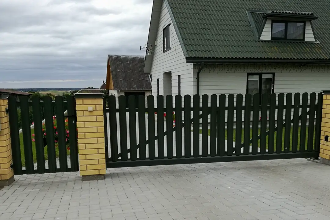 Horizontaliu-tvoralenciu-stakietu-skardine-tvora-Metallum-Novum-14 - Metallum Novum