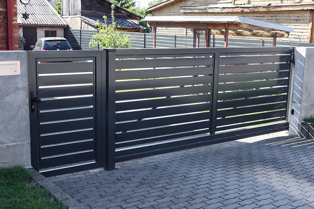 Masiv-polisadine-metaline-tvora-Metallum-Novum-03 - Metallum Novum