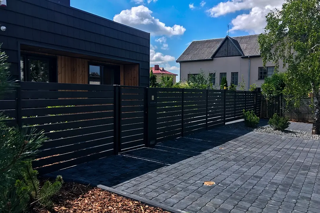 Masiv-polisadine-metaline-tvora-Metallum-Novum-13 - Metallum Novum