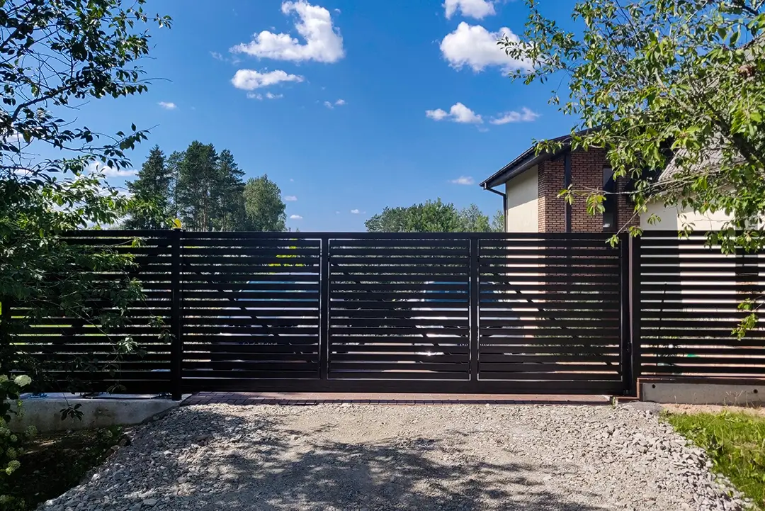 Modern-P82-polisadine-metaline-tvora-Metallum-Novum-08 - Metallum Novum