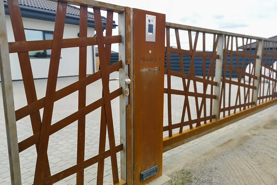 Vanesa-moderni-metaline-tvora-Metallum-Novum-05 - Metallum Novum