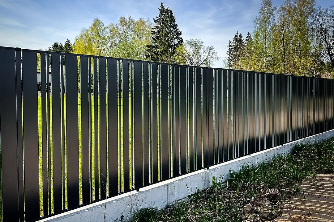 Vertical-Asimetric-polisadine-metaline-tvora-Metallum-Novum-02 - Metallum Novum