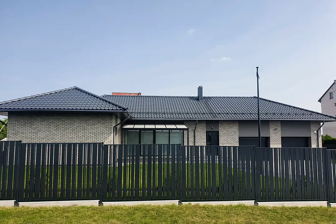 Vertical-Asimetric-polisadine-metaline-tvora-Metallum-Novum-03 - Metallum Novum