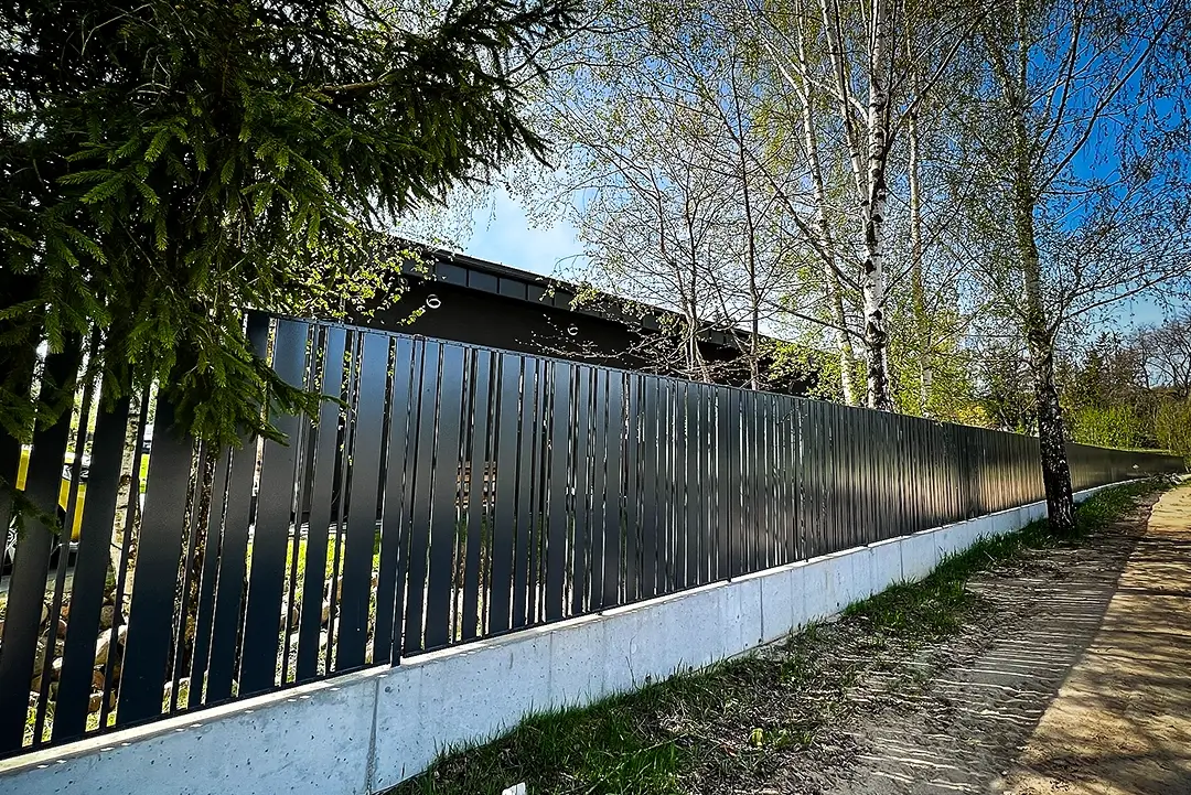 Vertical-Asimetric-polisadine-metaline-tvora-Metallum-Novum-06 - Metallum Novum