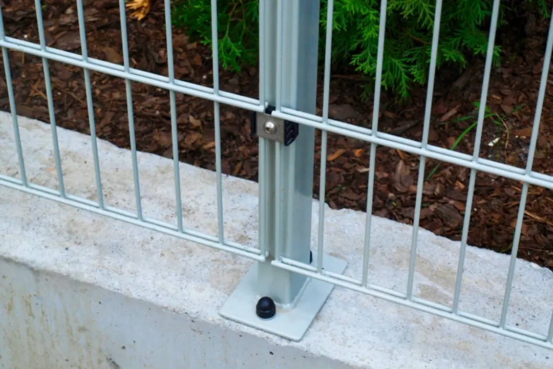 Ankeruojami-stulpai-tvorai-01 - Metallum Novum