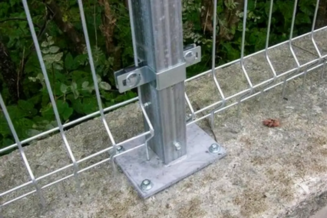 Ankeruojami-stulpai-tvorai-05 - Metallum Novum