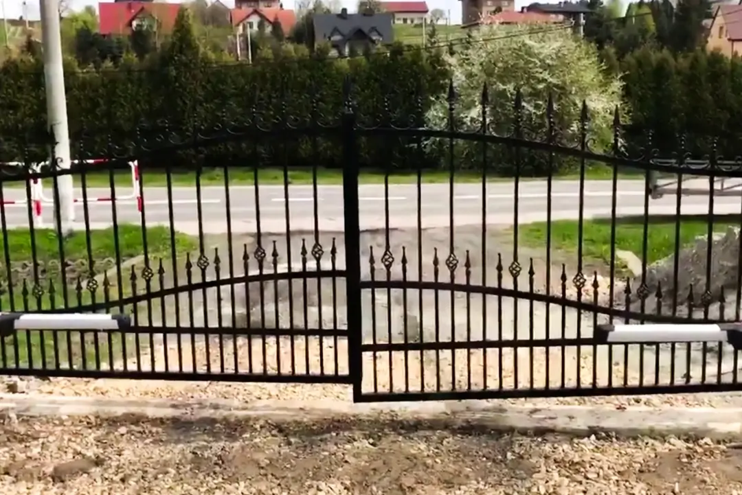 Varstomu-vartu-automatika-BFT-KUSTOS-A25A40-Metallum-Novum-02 - Metallum Novum